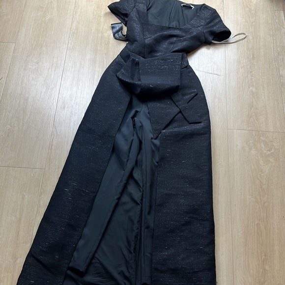KAY UNGER OLYMPIA WALK THRU JUMPSUIT BLACK, SIZE 4. 0805 - Picture 3 of 7